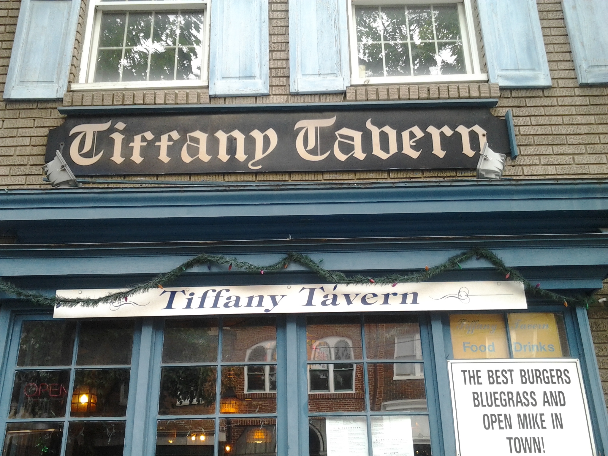Tiffany Tavern Old Town 30